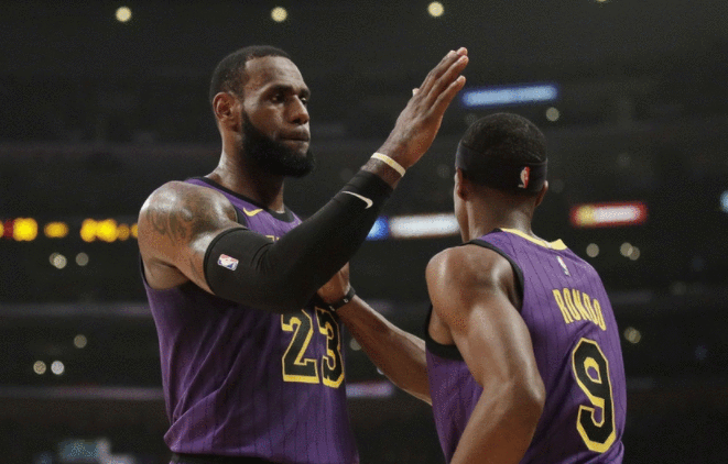  欧文准三双独行侠击败湖人结束客场连败